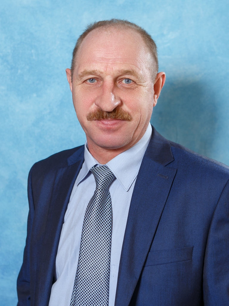 Александр Дмитриевич Фирсов учитель ОБЖ.jpg