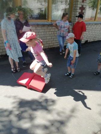 IMG-064d222f5183deb5a414455f7a0d2abd-V.jpg