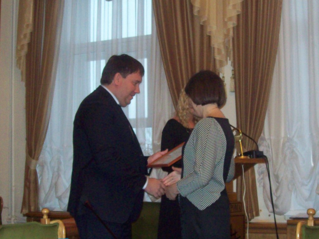 http://www.koipkro.kostroma.ru/Kostroma_EDU/Kos_sch_4/DocLib/%D0%9C%D0%98%D0%A4/%D1%84%D0%BE%D1%82%D0%BE/%D0%9A%D0%BE%D0%BD%D0%BA%D1%83%D1%80%D1%81%D1%8B/2013-2014/100_1110.JPG